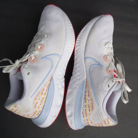 SIZE 9.5. NIKE Renew Run 'Graffiti Print' sneaker shoes. - Picture 10 of 16